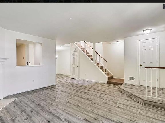 5th image of 32 Highstream Ct #706