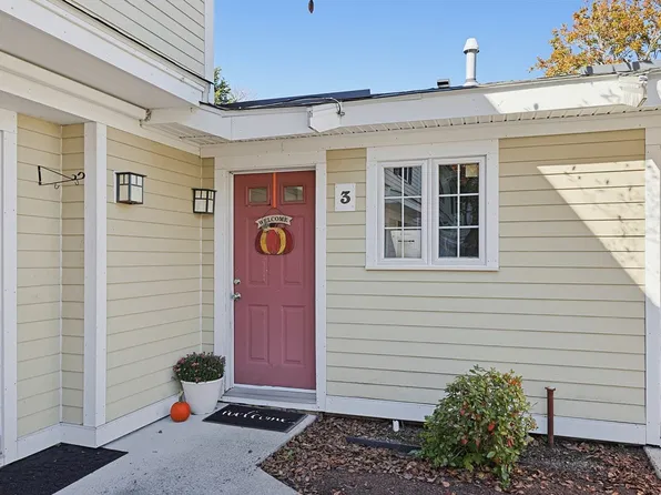 10 Janet Rd APT 3, South Easton, MA 02375