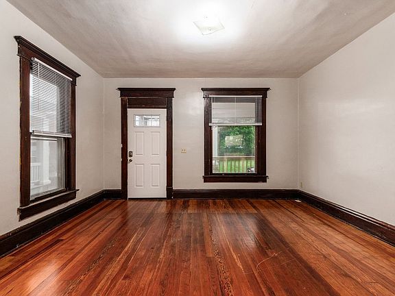 4th image of 25 E Blake Ave