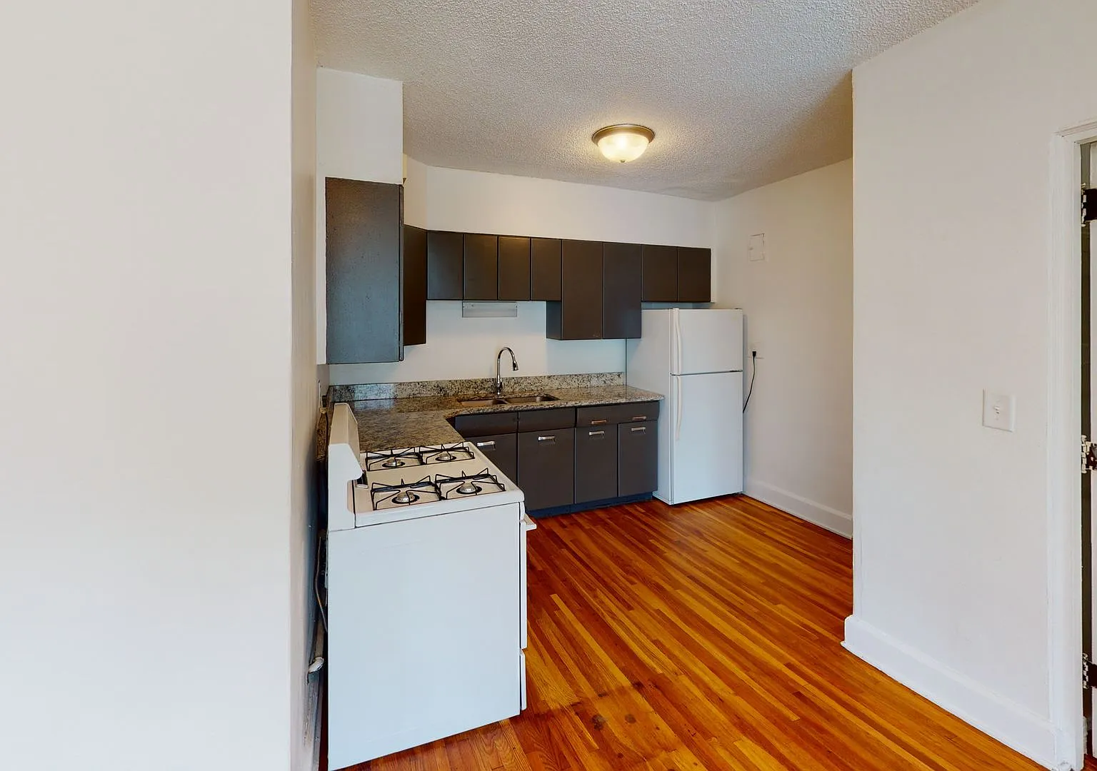 Summit Terrace Flats — Photo 4