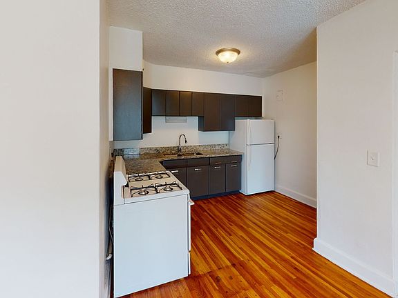 4th image of 616 Summit Ave #26104R