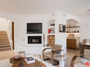 6435 Zumirez Dr APT 8, Malibu, CA 90265