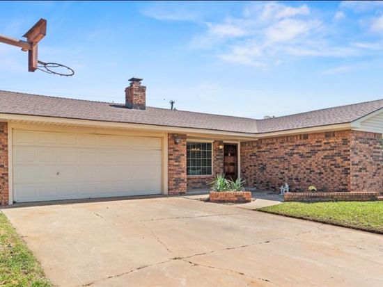 537 Sunset Dr, Watonga, OK 73772