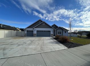10372 W Snow Wolf Dr, Star, ID 83669