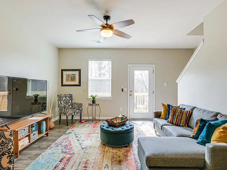 33 Apollo View Ln — Photo 1