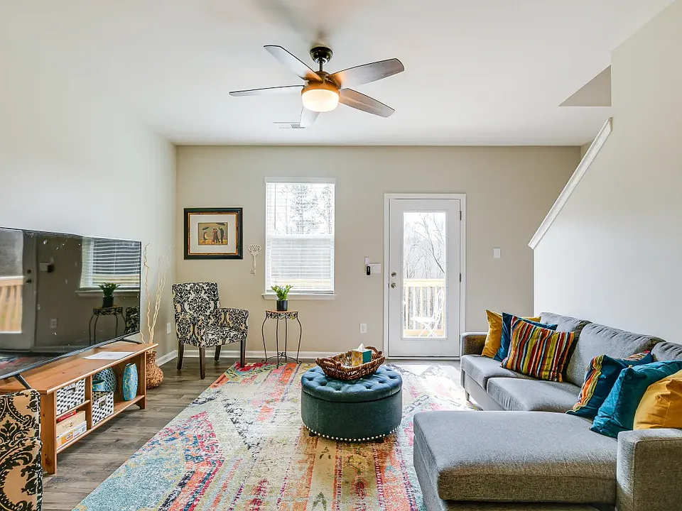 33 Apollo View Ln