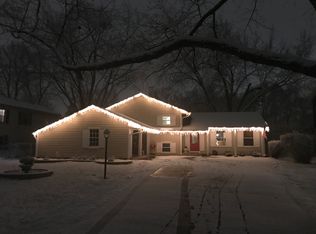 26W457 Blair St, Winfield, IL 60190