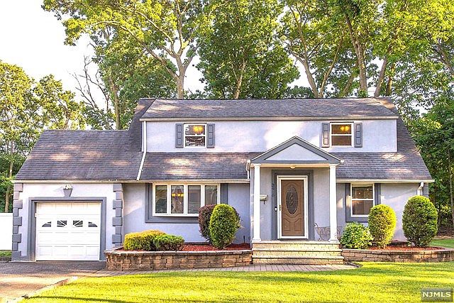 1st image of 34-10 Lenox Dr #1X