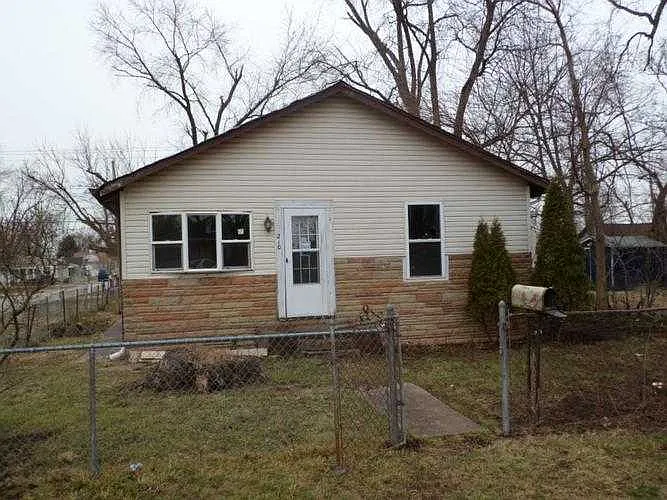 210 Delray Rd photo 1