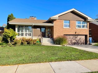 9211 S Francisco Ave, Evergreen Park, IL 60805