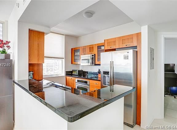 5th image of 186 SE 12th Ter APT 1601