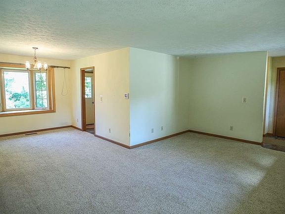 3rd image of 2913 Browning St