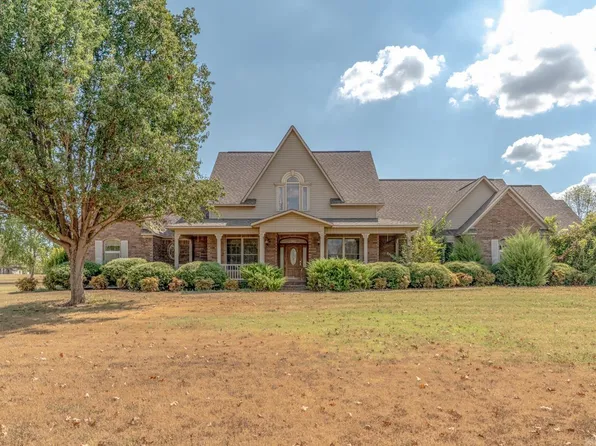1300 N Locust St, Newark, AR 72562