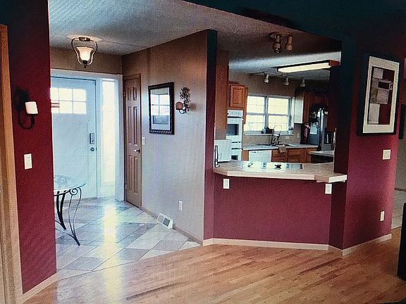 5th image of 419 N Axford St