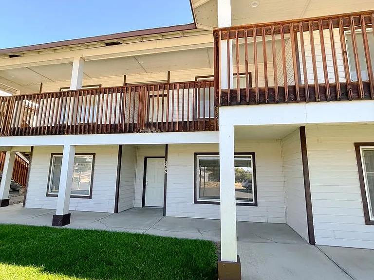 5410 N Hills Dr — Photo 1