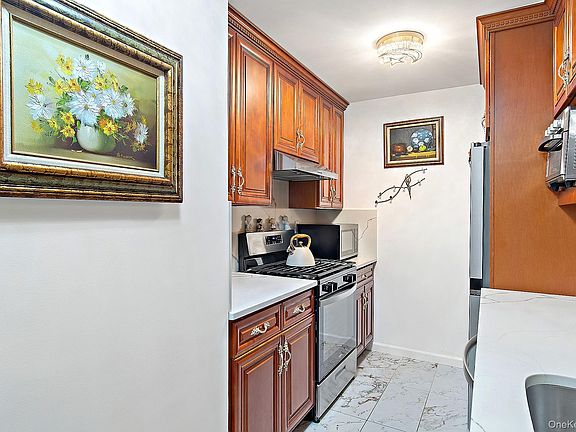 4th image of 3333 Henry Hudson Parkway W #1G