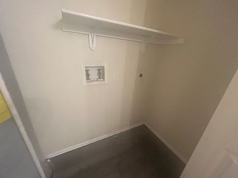13 Royal Crest Dr #D — Photo 6