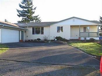 2nd image of 2519 NE 5th Pl