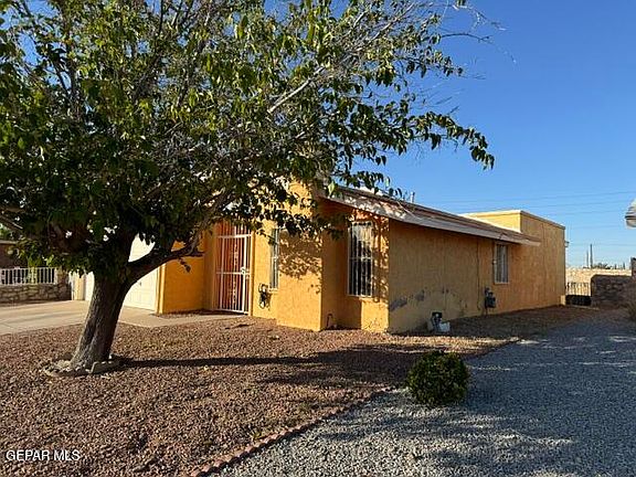 3rd image of 6097 Belladona Cir