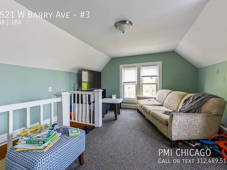 1521 W Barry Ave #3 — Photo 2