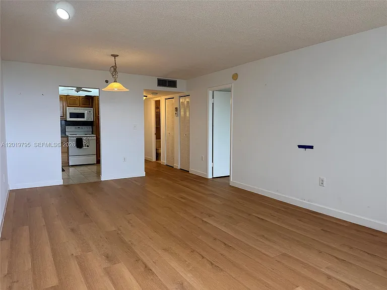 1100 Saint Charles Pl #620 — Photo 10