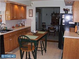 3rd image of 1 Valerie Dr
