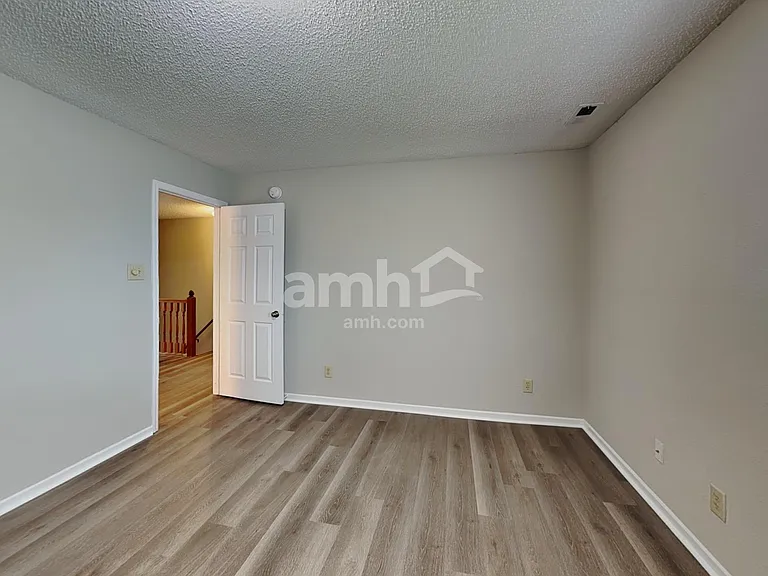 5793 Amber Ln — Photo 16