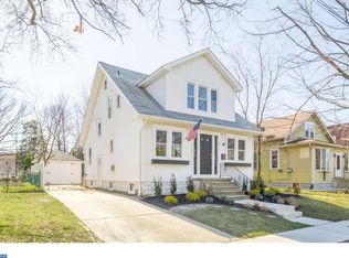 16 E Cedar Ave, Oaklyn, NJ 08107