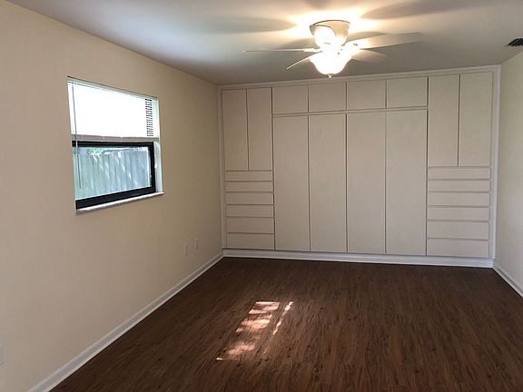4th image of 1836 West Dr
