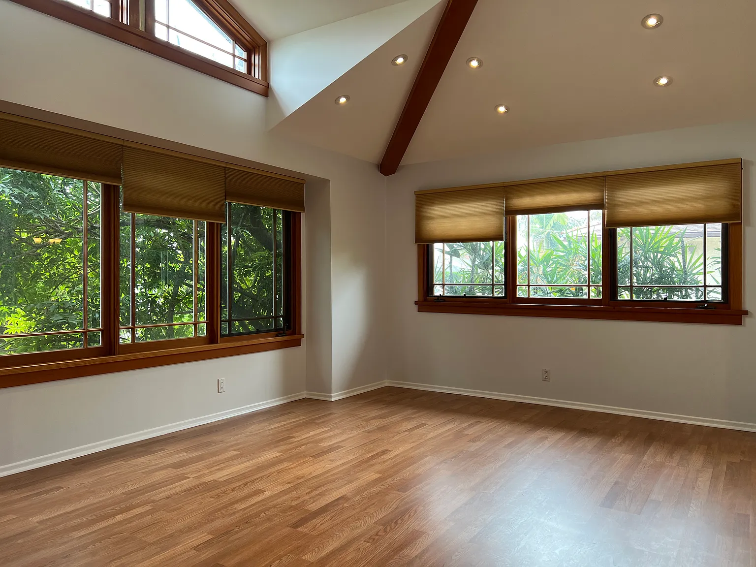 3 bed, 1610 sqft, $5,600 — Photo 3