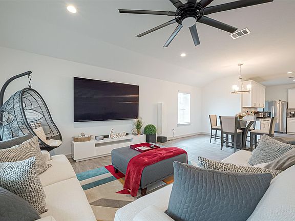 5th image of 17 Desert Spring Ln