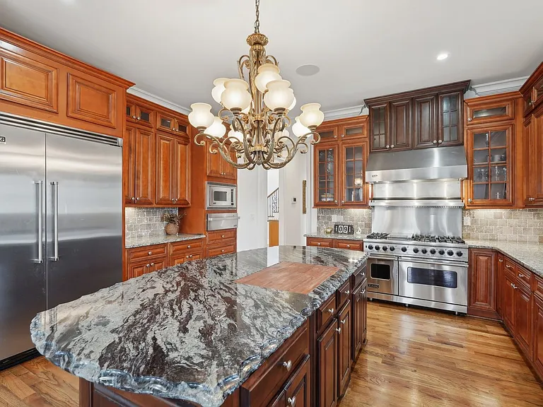 343 Summer Garden Dr — Photo 28