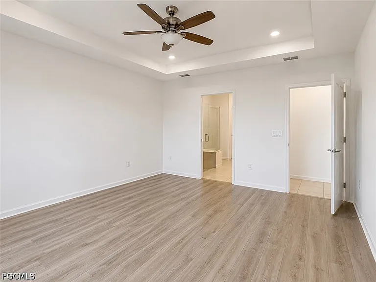 42723 Valley Brooks St — Photo 14