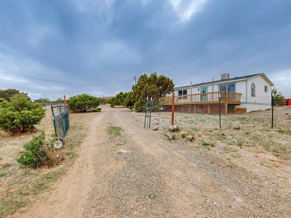 26 Phillips Rd, Moriarty, NM 87035
