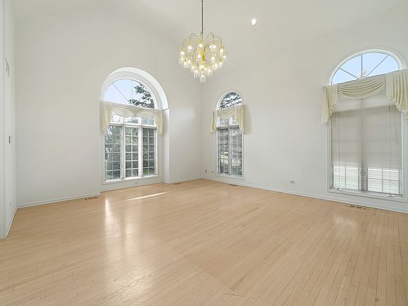 2nd image of 1890 Haven Ln