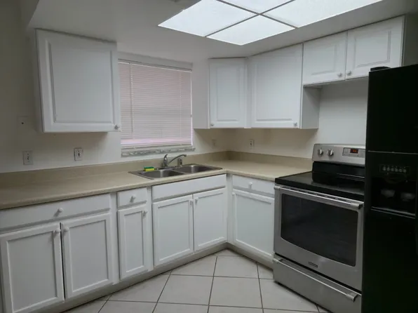 5303 NW 27th St, Lauderhill, FL 33313