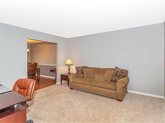 3rd image of 8333 Glen Highlands Dr