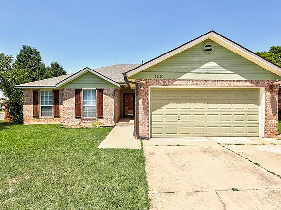 3rd image of 1240 Capitol Dr