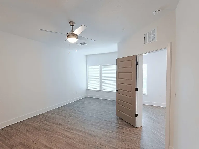 The Parian Luxury Apartments — Photo 73