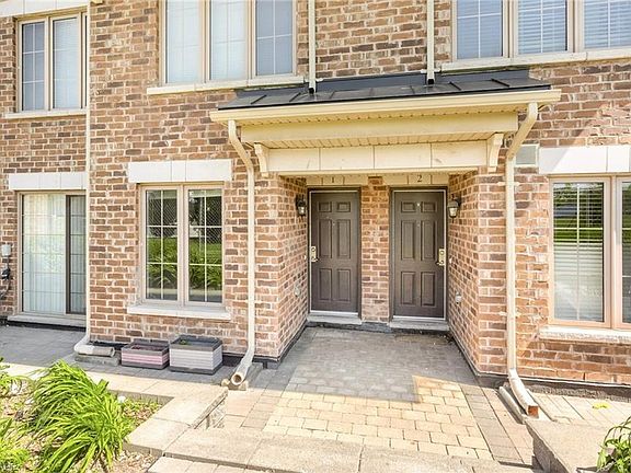 4th image of 2441 Greenwich Dr #1