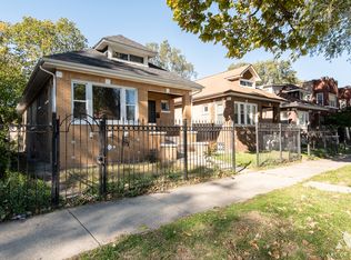 8136 S Manistee Ave, Chicago, IL 60617