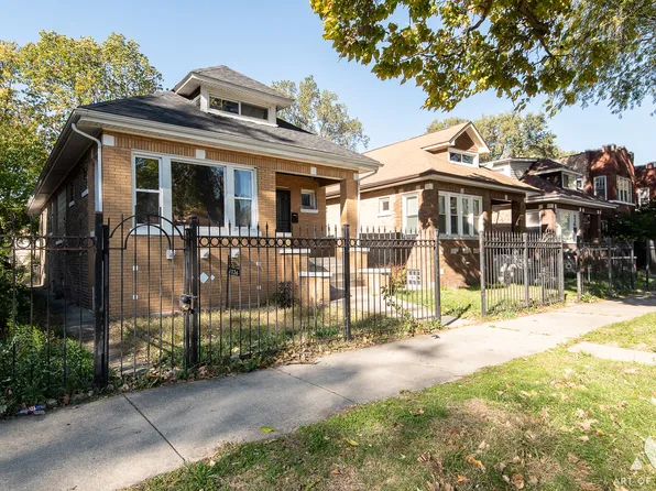 8136 S Manistee Ave, Chicago, IL 60617