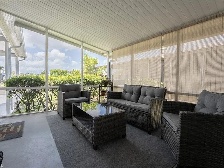 953 Bunker Hill Dr — Photo 14