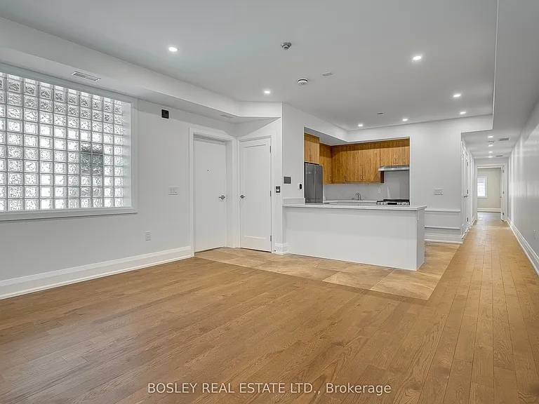 2579 Yonge St #202 — Photo 3