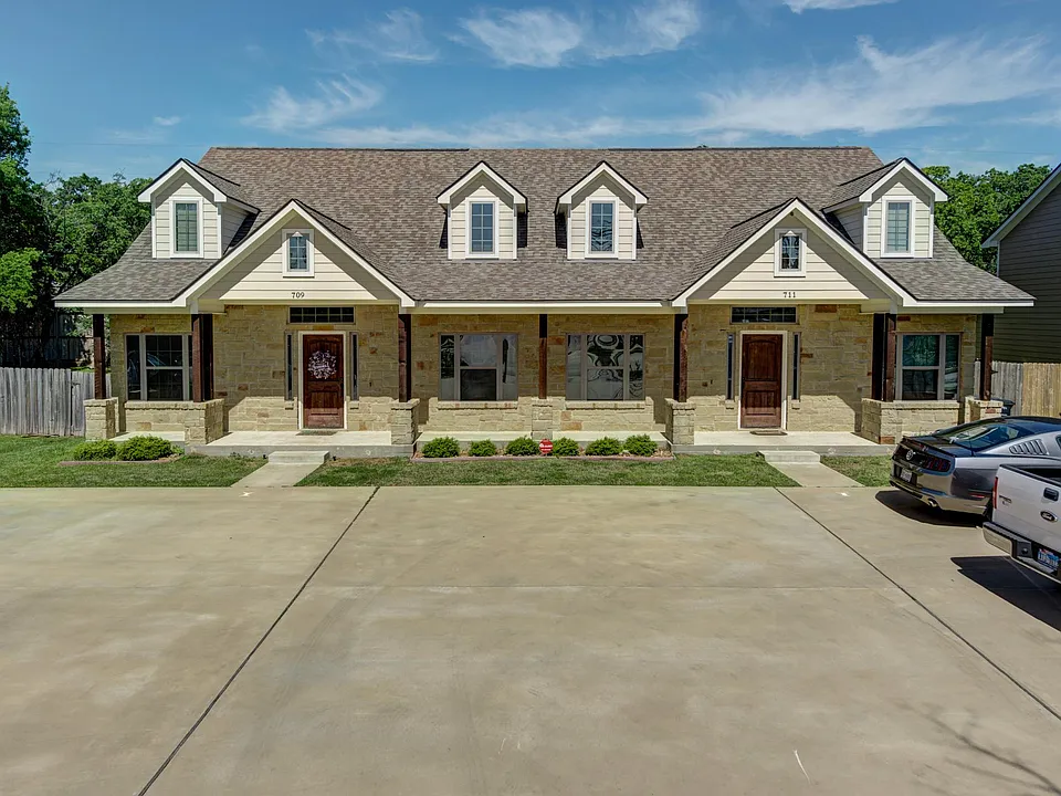 821 Dominik Dr