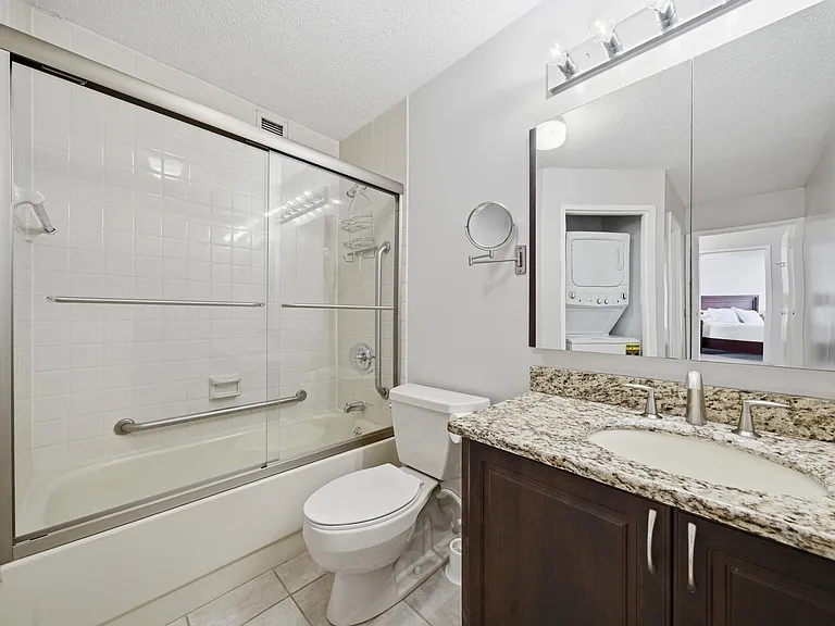 2103 Harmon Cove Tower #2103 — Photo 24