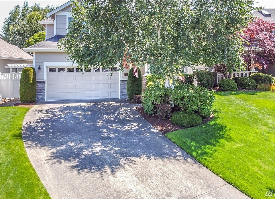 1st image of 4227 40th Ave NE