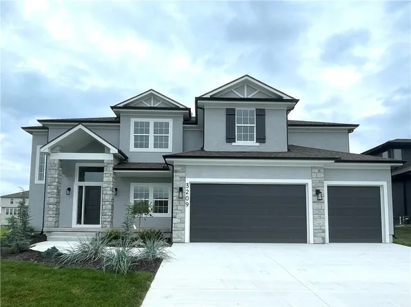 3209 SW Saddlebred Ter, Lees Summit, MO 64082