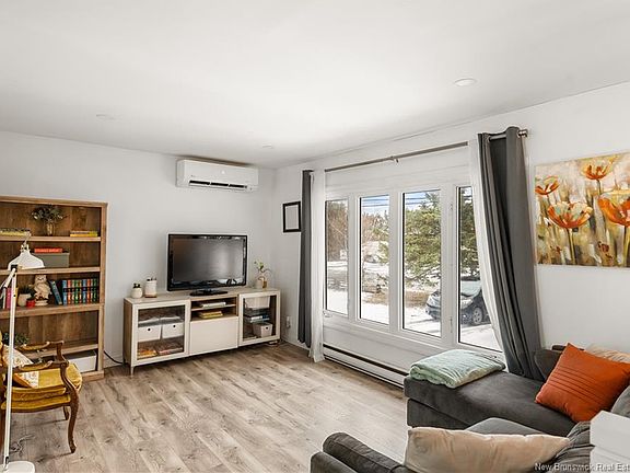 5th image of 857 Mapleton Rd