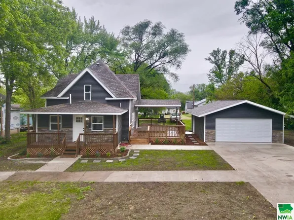 441 Magnetic Ave, Cherokee, IA 51012